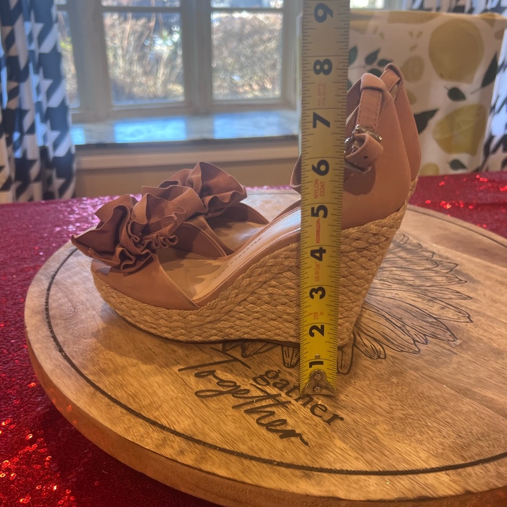Gianni Bini dusty rose pink suede wedges 8 nwot - Picture 6 of 8